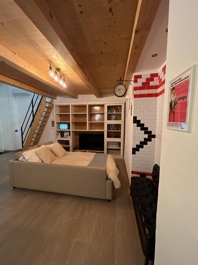 شقة La Casa Di Marty نابولي المظهر الخارجي الصورة