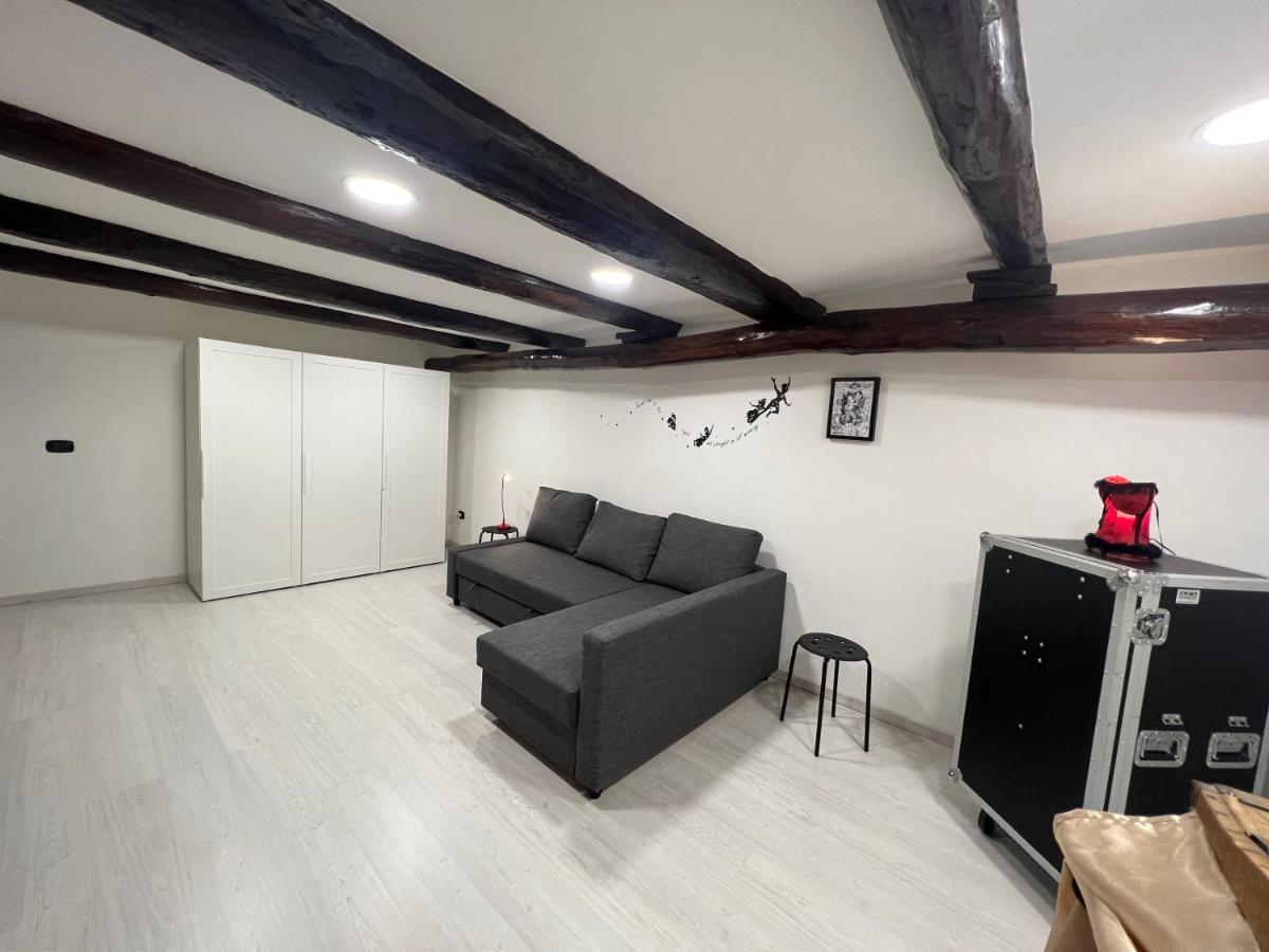 شقة La Casa Di Marty نابولي المظهر الخارجي الصورة