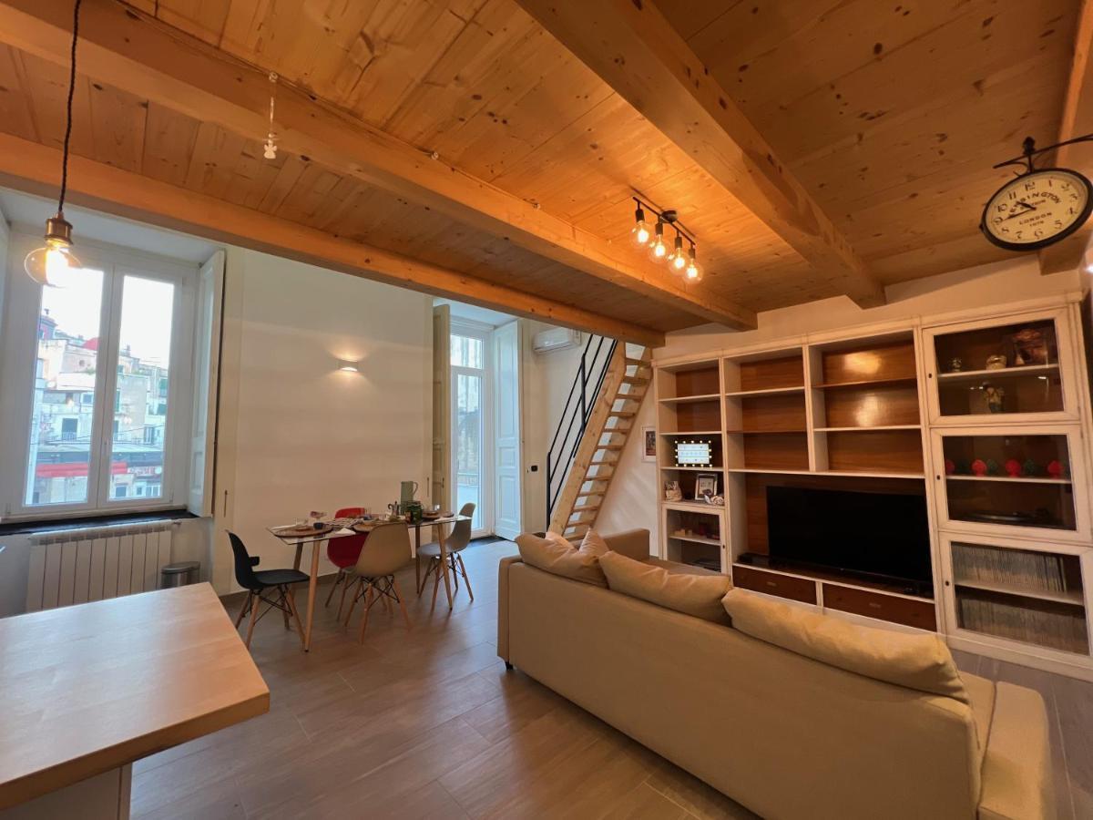 شقة La Casa Di Marty نابولي المظهر الخارجي الصورة